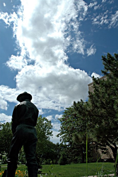 Clouds :: Nikon D70 : 1/160s : f/18 : ISO 200